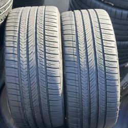 PAIR OF TIRES 235 35 20 MICHELIN 85% LIFE