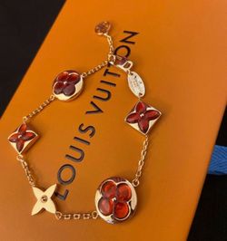 New bracelet 18k stainless steel gold comes with dust bag
