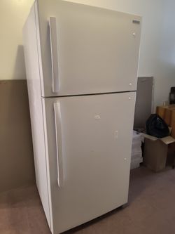 Insignia Refridgerater