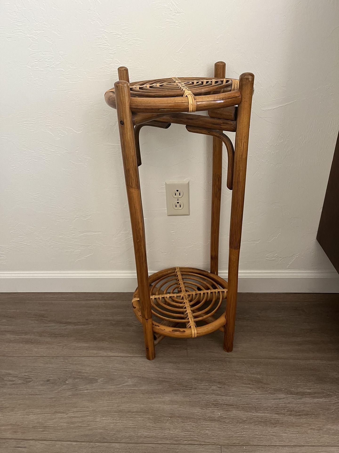 Bamboo End Table, Bamboo Plant Stand, Patio Plant Holder, Vintage Bamboo Furniture, Tall Round 1970s Bamboo Plant Stand Table