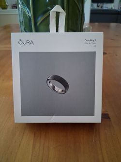 Oura Ring 5 Sleep, Activity, Women’s Health, AI Advisor, 1 Week of Battery Life, Size 8, Android & iOS Compatible