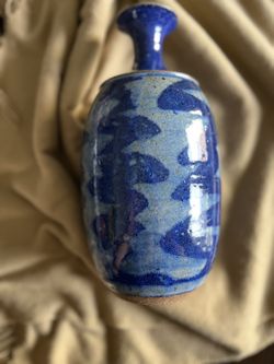 Drip Glazed Tall Ceramic Flower Vase. Vintage signed G. Williams Studio Pottery Blue Vase Art Hand. Beautiful original vintage piece in great conditio
