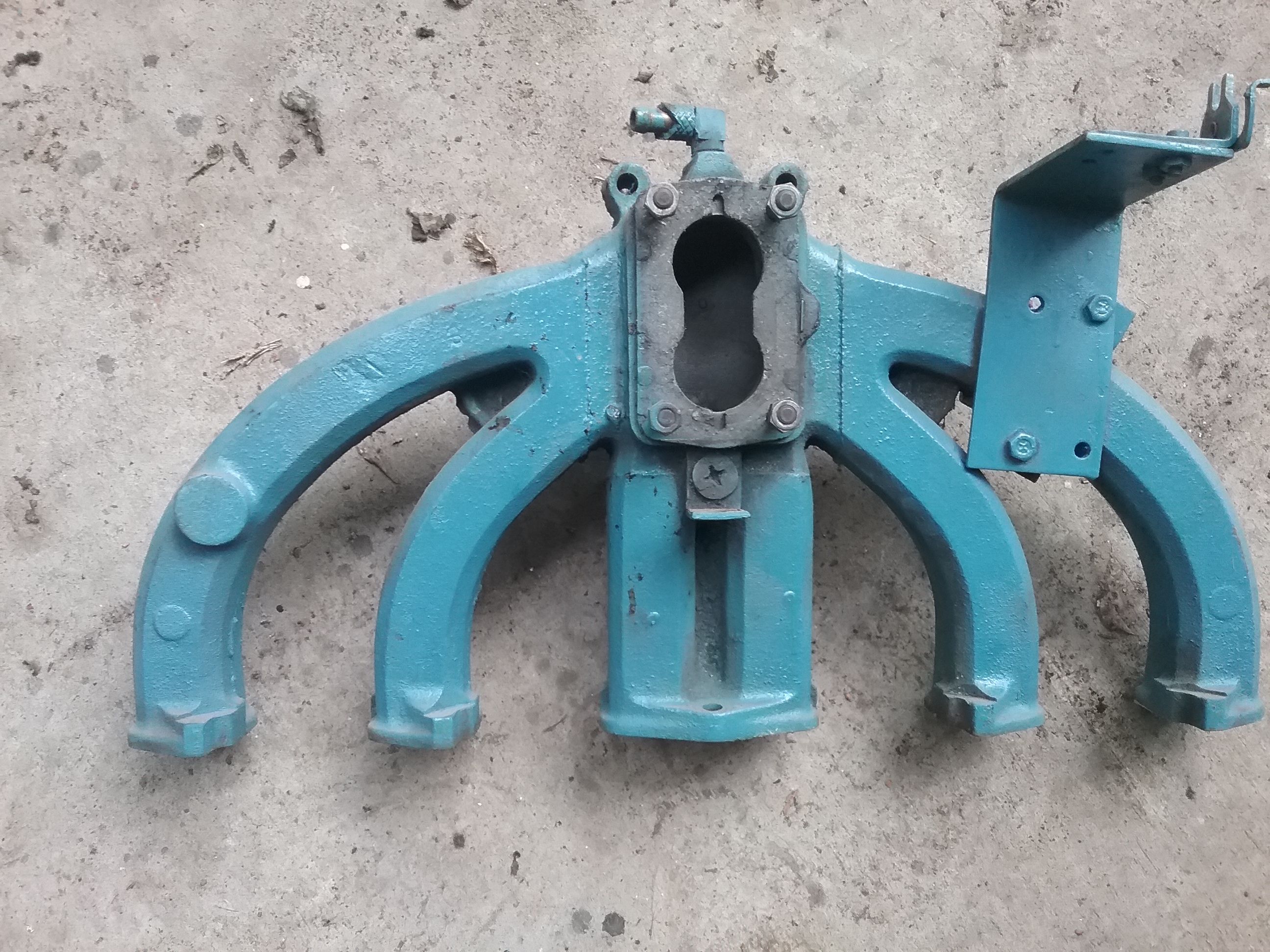Dodge slant six intake manifold, 2 barrel.