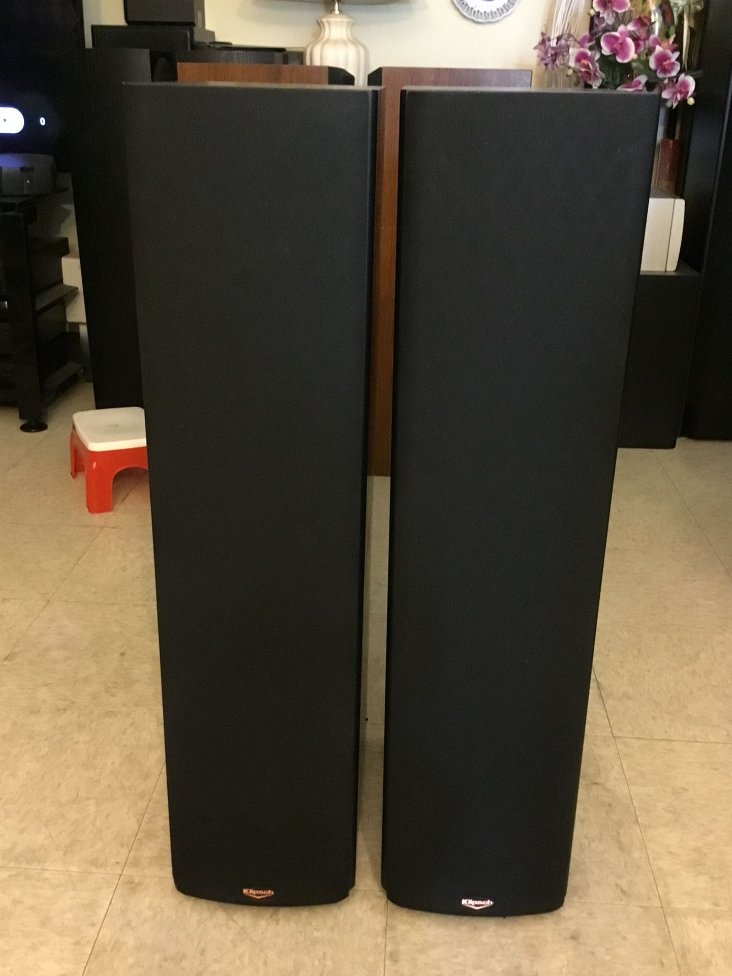 Klipsch Floor-Standing speakers. Model: SF 1.  