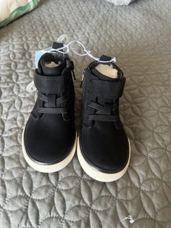 Boy shoes size 8