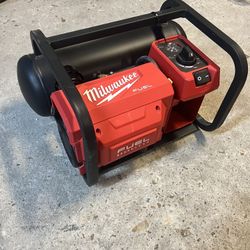 Milwaukeee Fuel M18 2.5gal Quite Compressor (tool Only) 