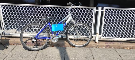 Lloyd Center Sidewalk Sale