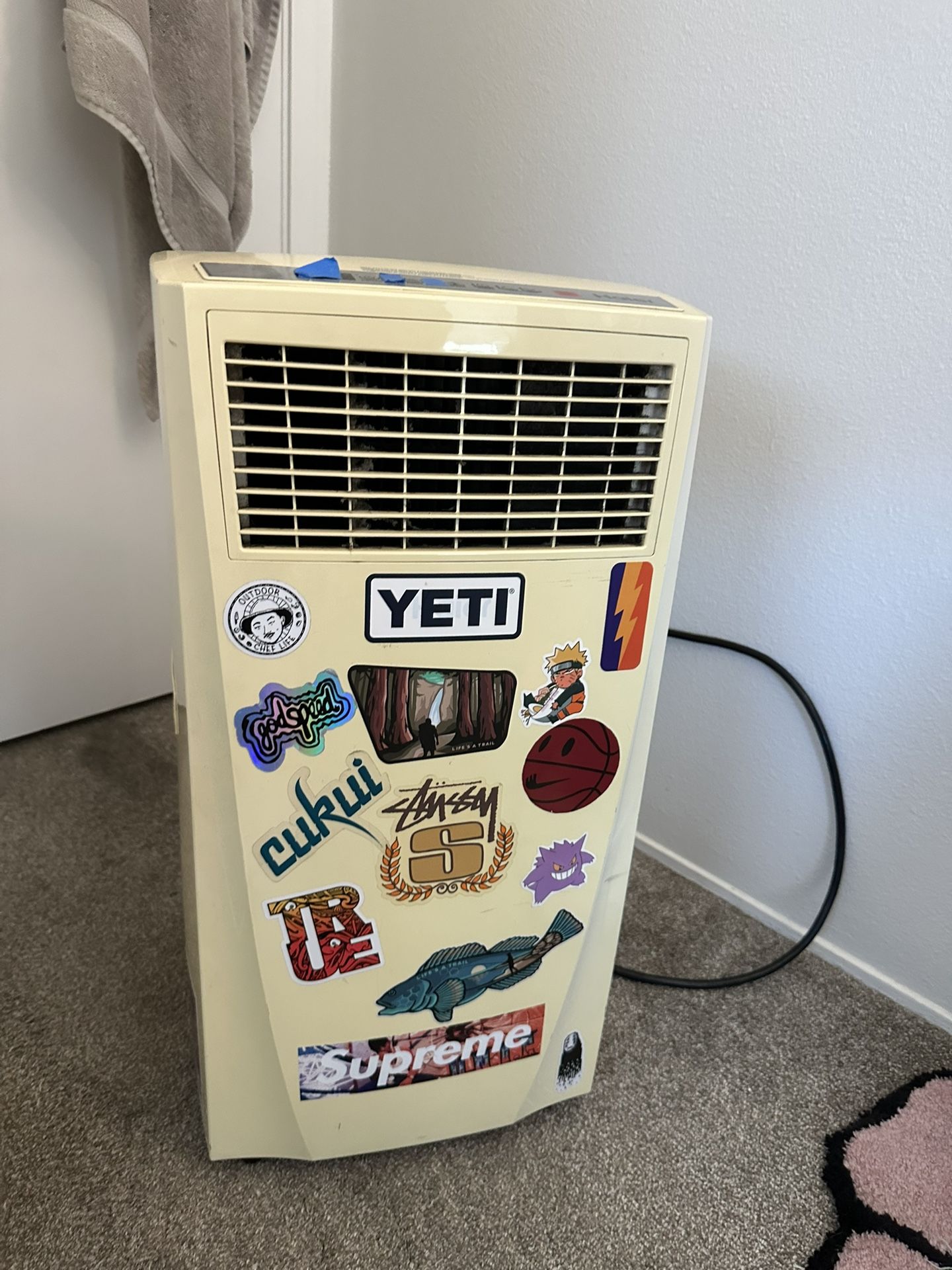 Room AC Unit Comes With Remote And Window Vent (no Water Leak)