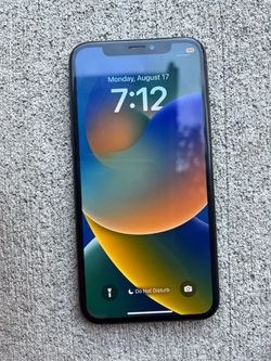 iPhone X - 64GB - Unlocked