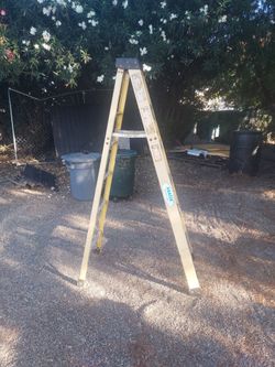 Fiberglass ladder