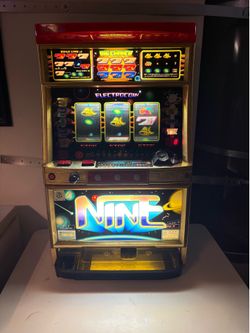 SLOT MACHINE