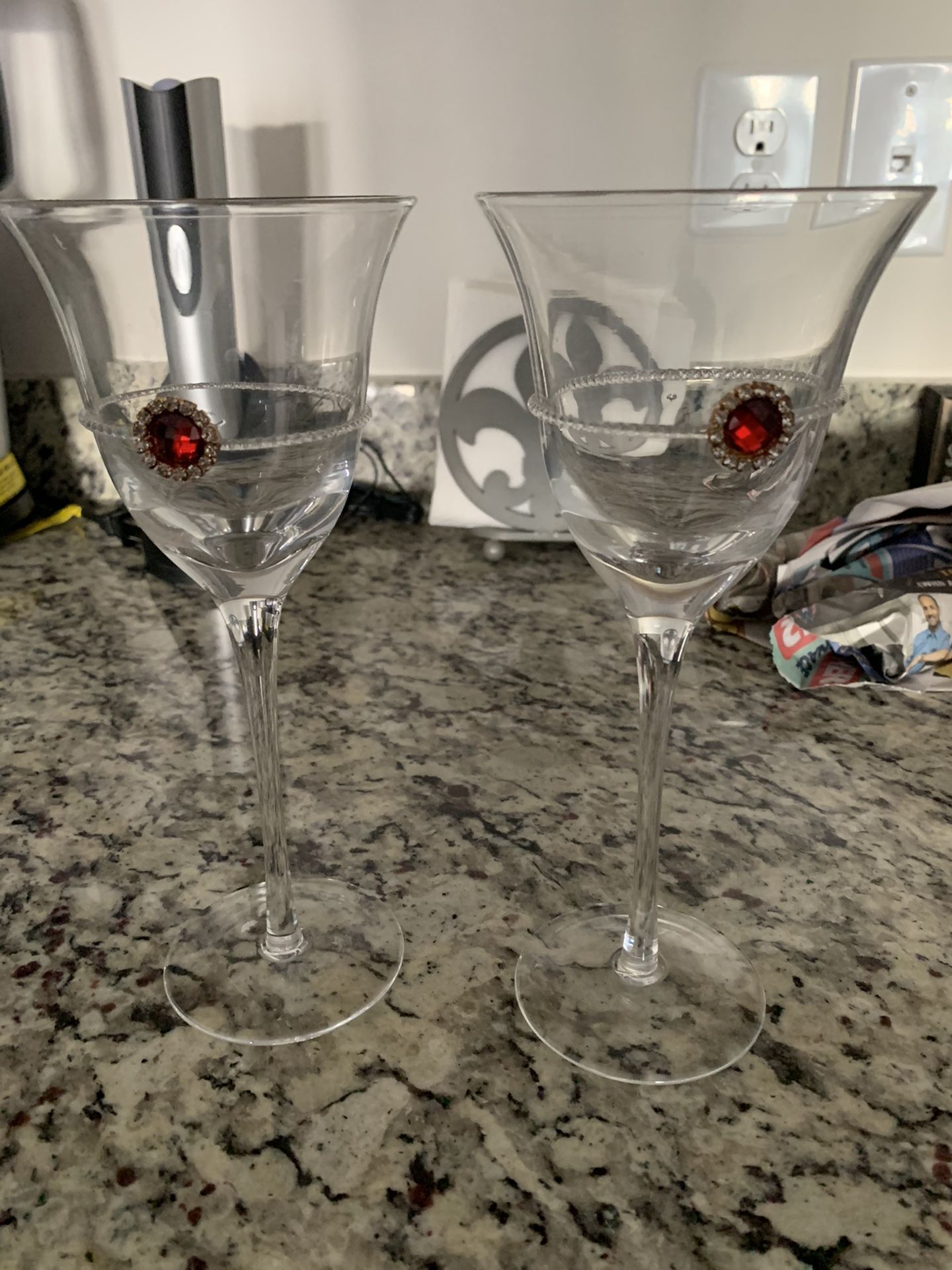 Set of Two Wine Glasses with Ruby Charm