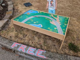 FREE reversible play table