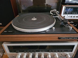 Dual  704 Turntable