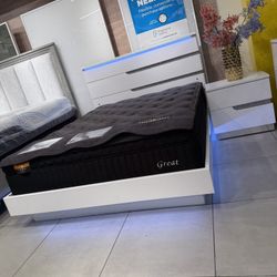 4pc Queen Bedroom Set ✨ LED Light ✨