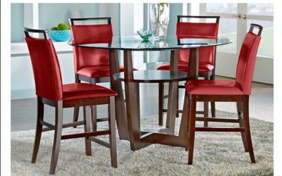 Dining room with 4 chairs