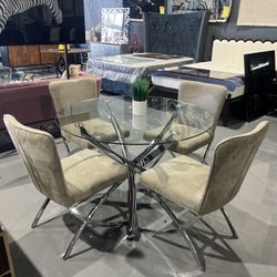 5 PIECE DINING TABLE SET GLASS TOP ROUND 47x47