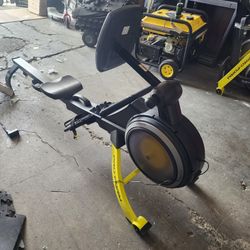 PROFORM EXERCISE MACHINE 