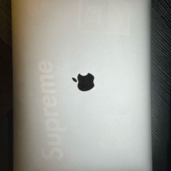 MacBook Pro 15” (2018) i7 · 16GB · 512GB · Radeon Pro 560X