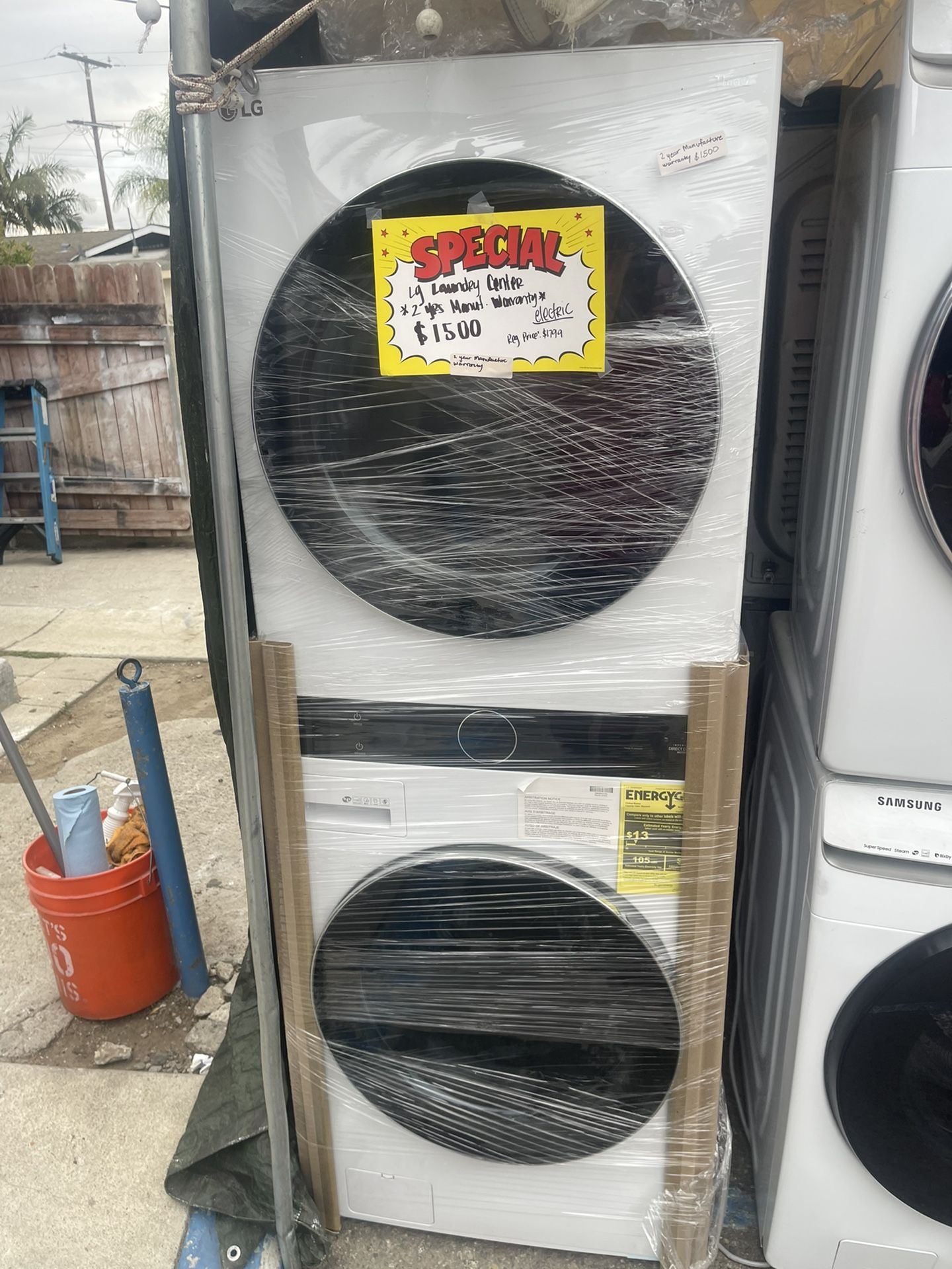 Lg ElectrixLaundry Center 27” 2021 2 Yr Factory Warramty