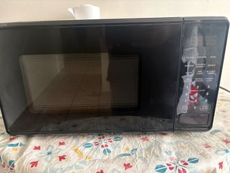 Black Countertop Microwave Oven