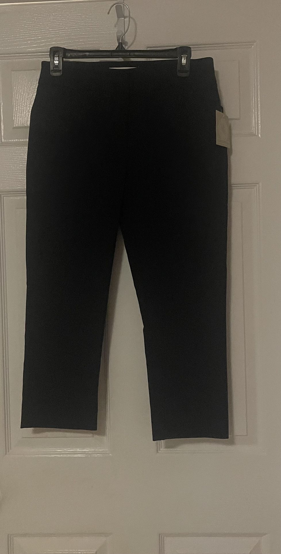 Brand New Black Capris Size 6