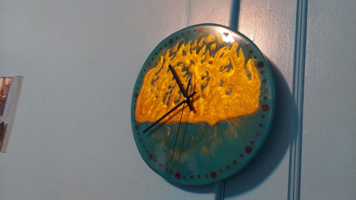 Epoxy Resin Wood Clock 