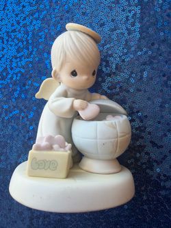 PRECIOUS MOMENTS FIGURINE # 531065 "WHAT THE WORLD NEEDS IS LOVE" -