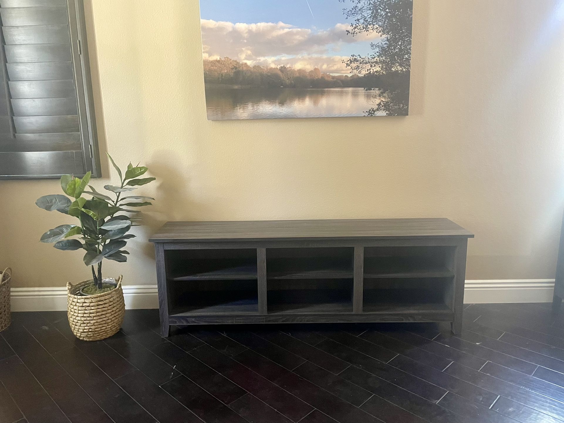 TV Stand 