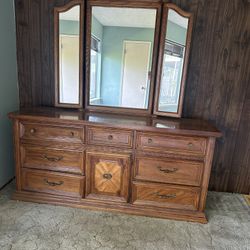 Dresser