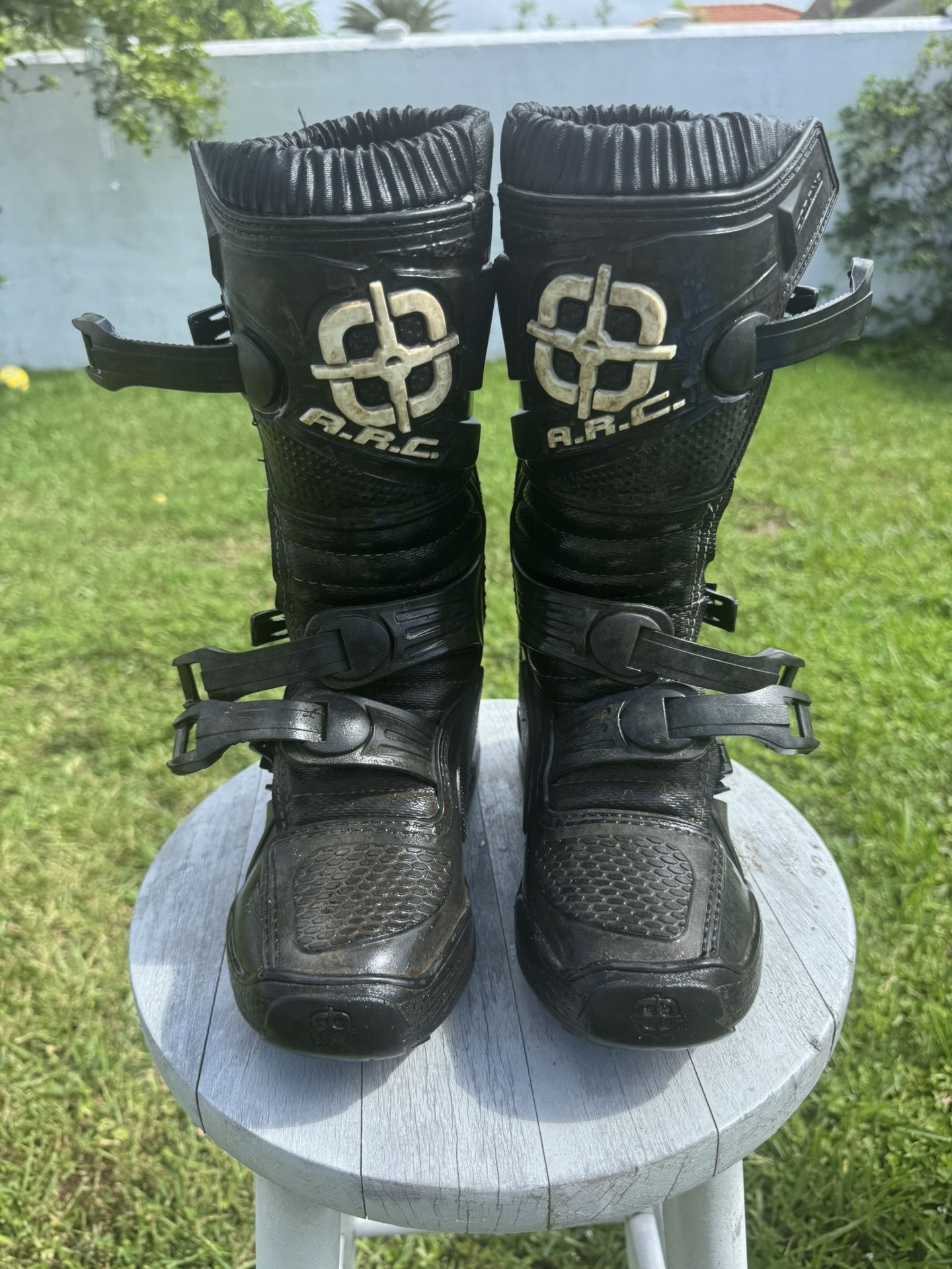 Youth MX boots size 4