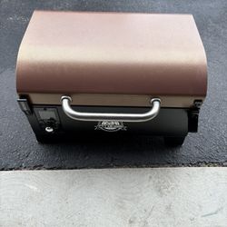 Pit Boss Table Top Smoker & Pellets