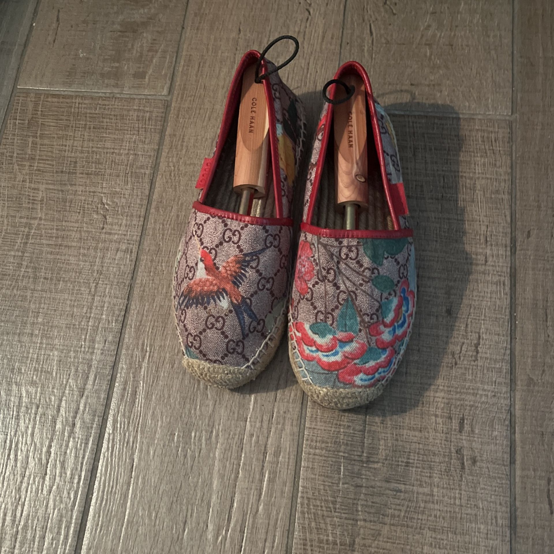 Genuine Women  Gucci Espadrille Flats Size 8 1/2