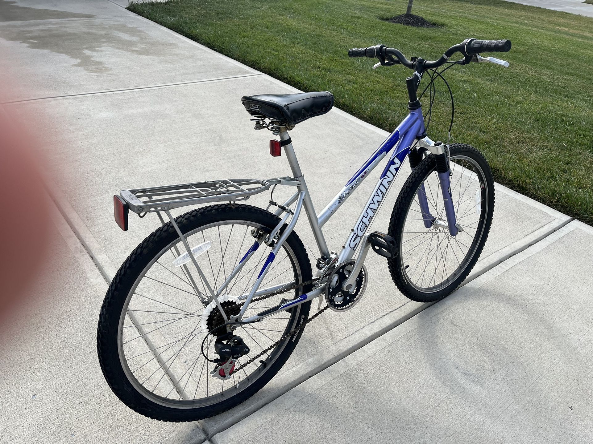Women’s Schwinn 26 in / 21 Speed Bike