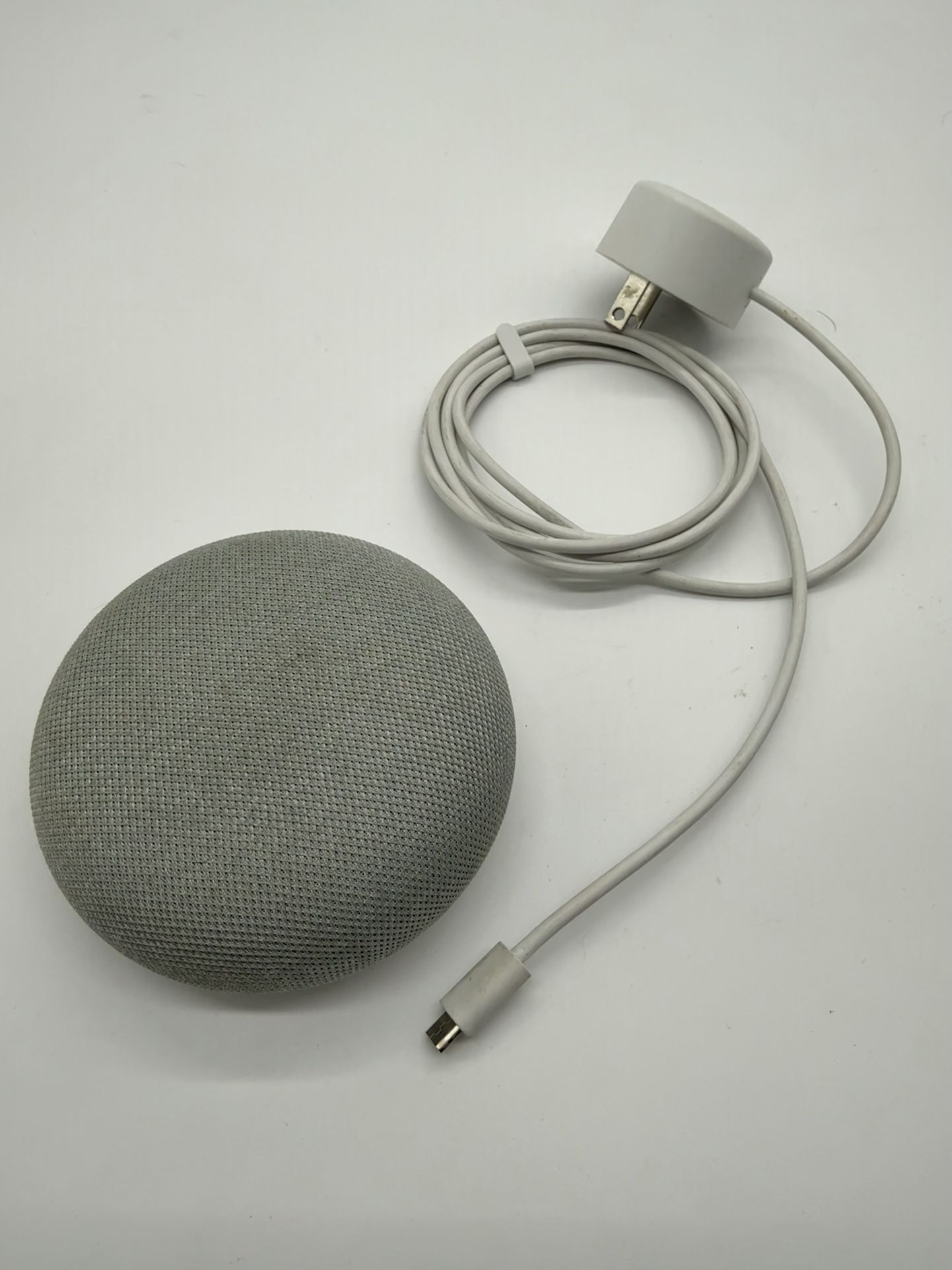 Google Home Mini Smart Speaker With Google Assistant Chalk H0A