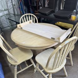 Kitchen/ Dining Table With Leaf & 4 Chairs 
