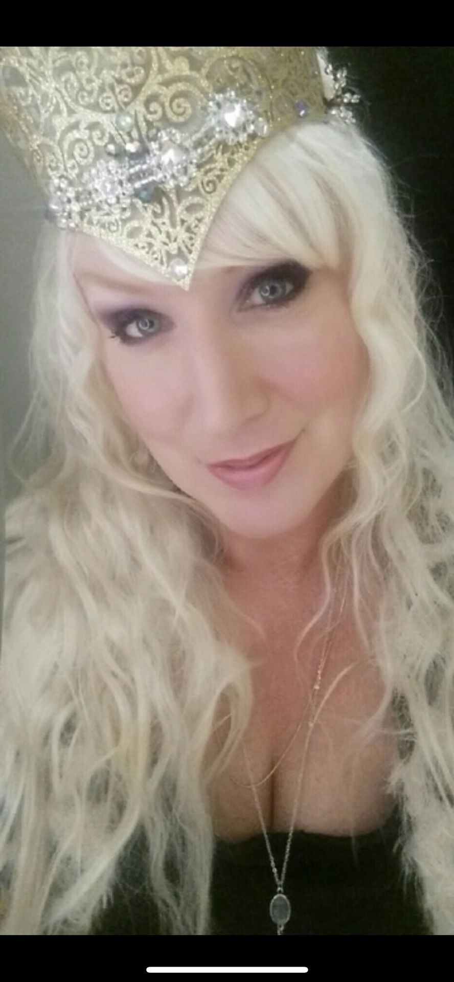24” Bleached Blonde Wavy Curly Wrap Pony Tail Extension