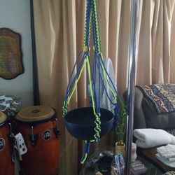 GO BLUE! PLANT HANGER