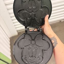 minnie waffle iron and mickey toaster 