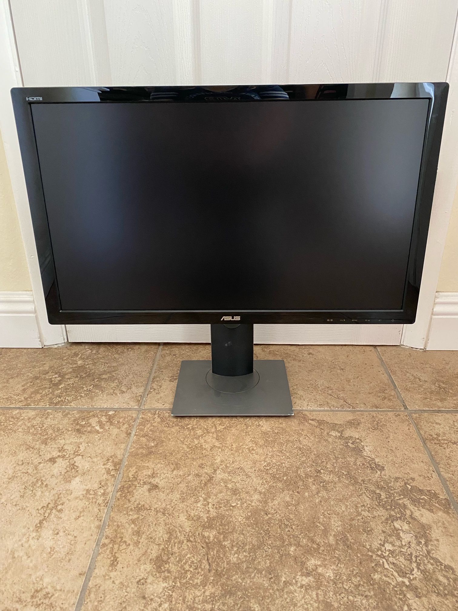 24 inch Asus LED monitor Full HD 76 Hz and 2MS 1920 x 1080 with HDMI!