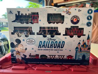 Lionel Disney Railroad Train Set 36-Piece