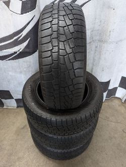 235/60r18 Cooper Discoverer True North studless winter snow tires