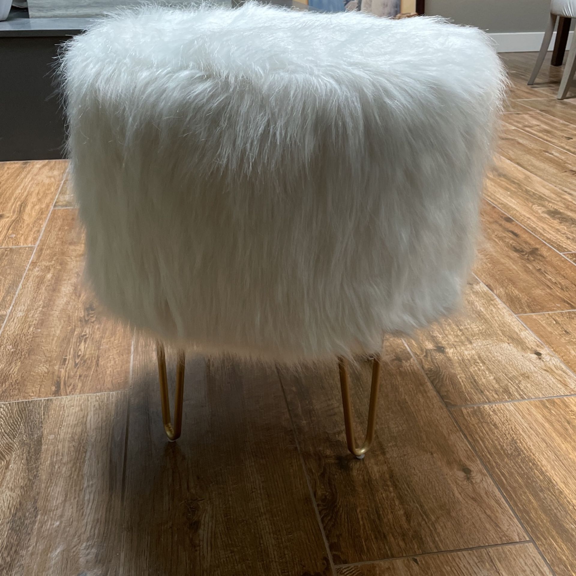 Radovre Hairpin Ottoman Faux Fur White Project 62 for Sale in