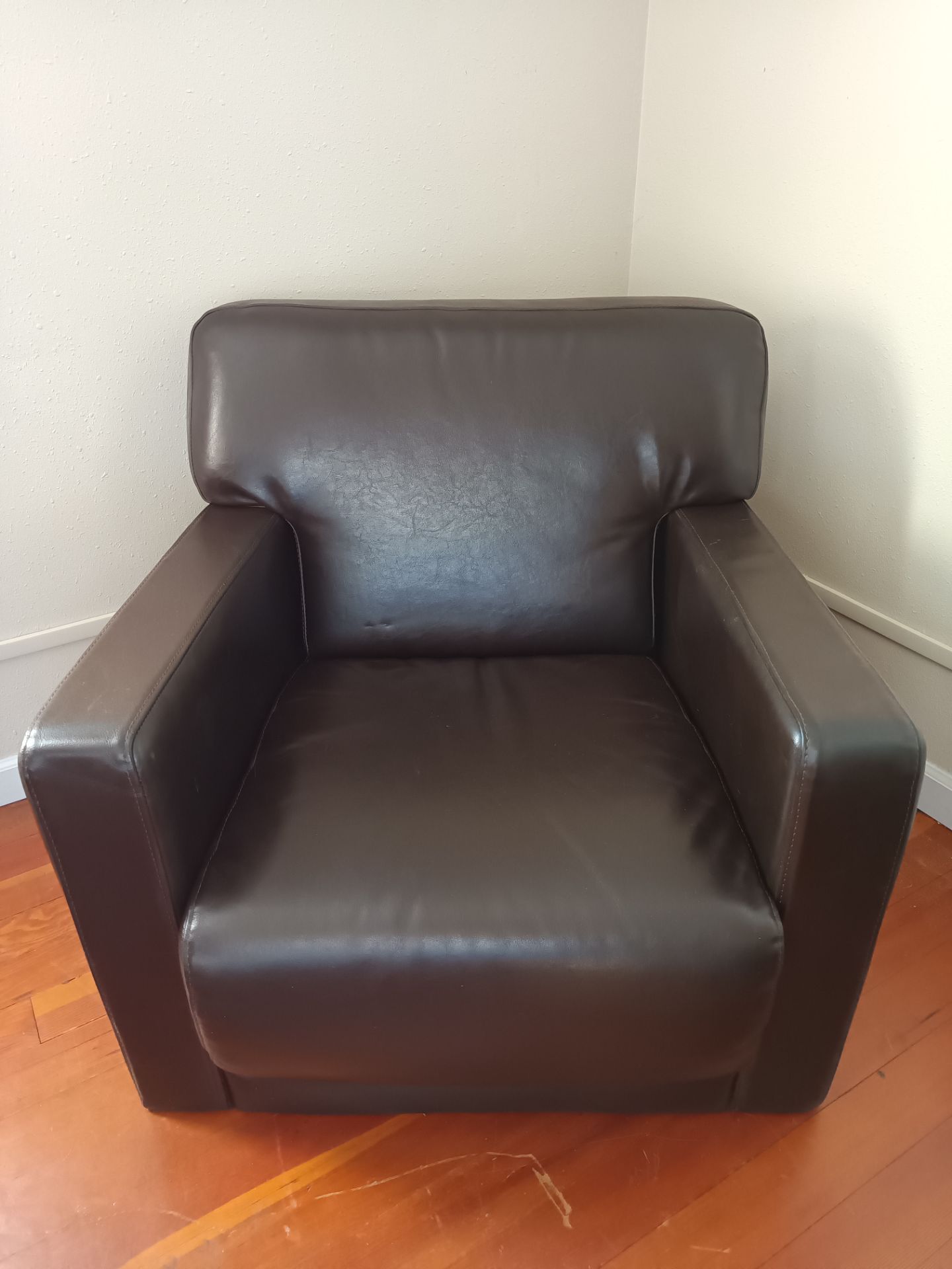 Real Leather Chair & Ottoman