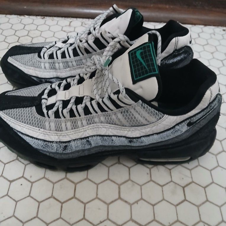 Nike Air 1995 Day Of The Dead Special Edition