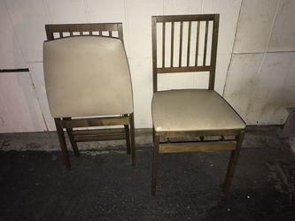 Foldable wood chairs