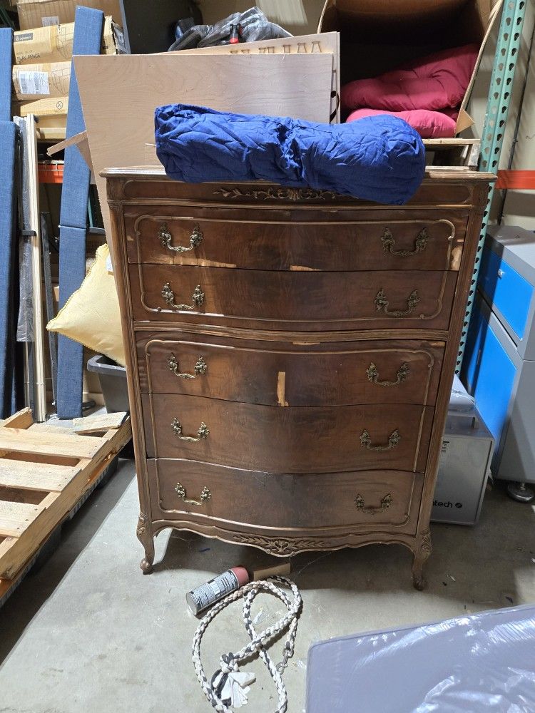 Dresser