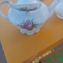 Tea pot