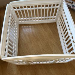 The puppy cage is collapsible and disassemblable and folds, dimensions: length and width 3 fit and height 2 fit, plastic
