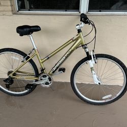 Diamondback Comfort Bike 